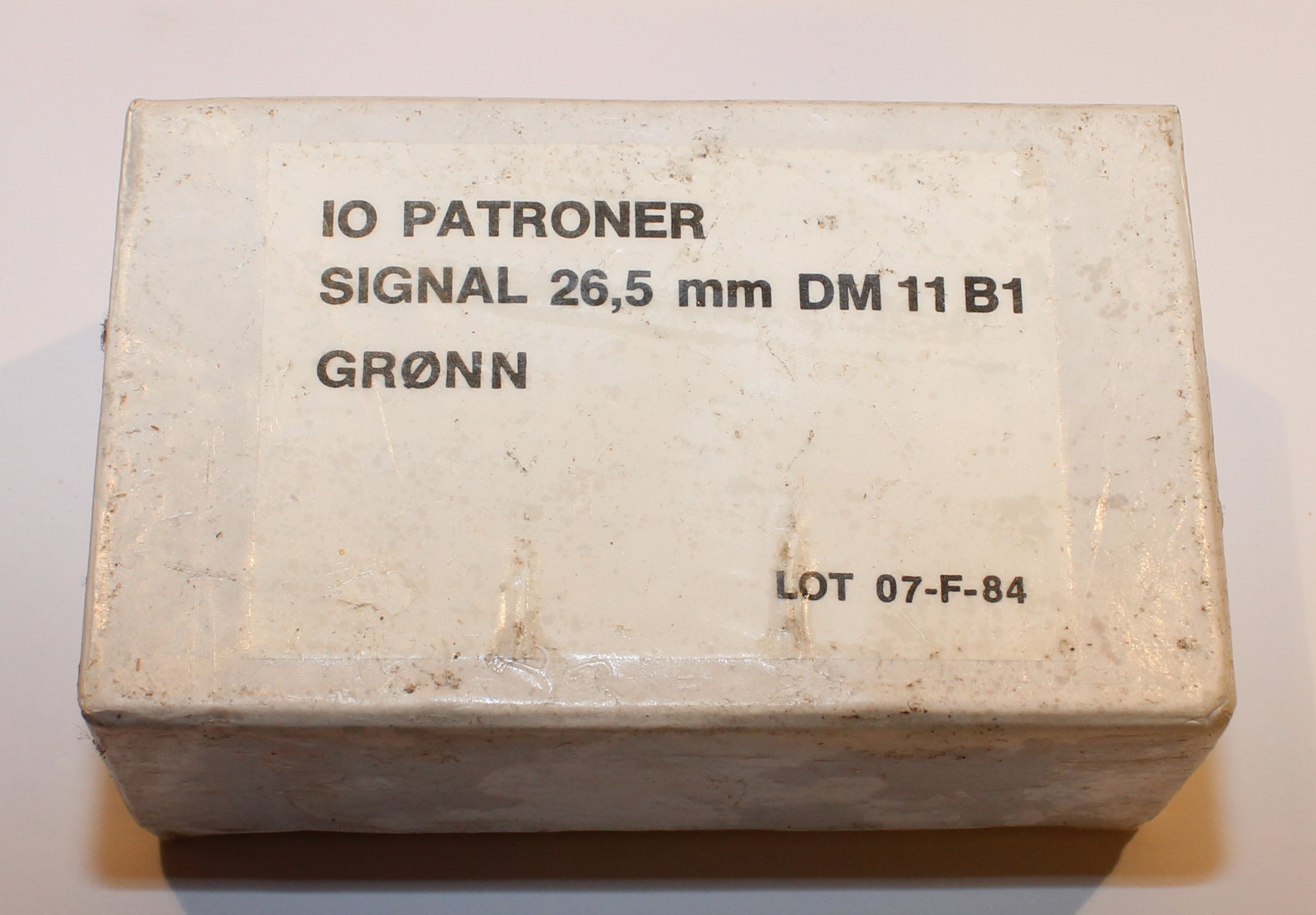 ./ammo/265Signal/esker/Eske-F-265mm-Signal-10skudd-DM11B1-Gronn-07-BF-84-1.JPG