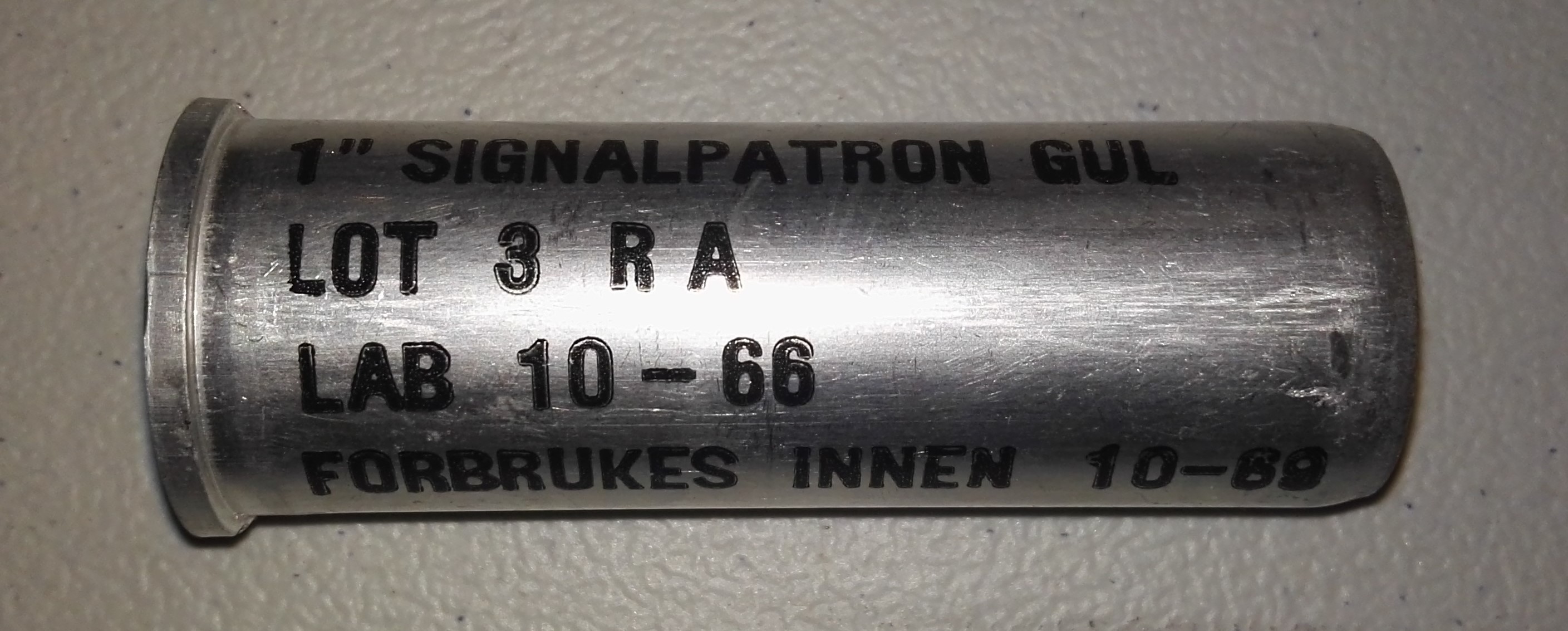 ./ammo/265Signal/patroner/Patron-1toms-Raufoss-Signal-Gul-1966-1.jpg