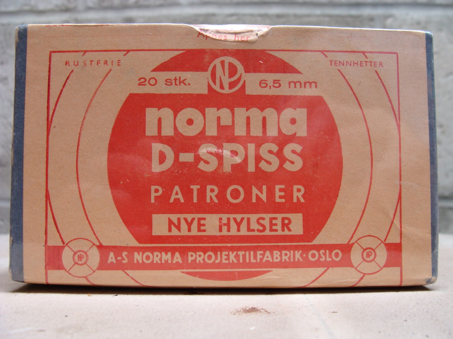 ./ammo/65x55/esker/Eske-65x55-Norma-20skudd-Helmantel-nye-hylser-1.JPG