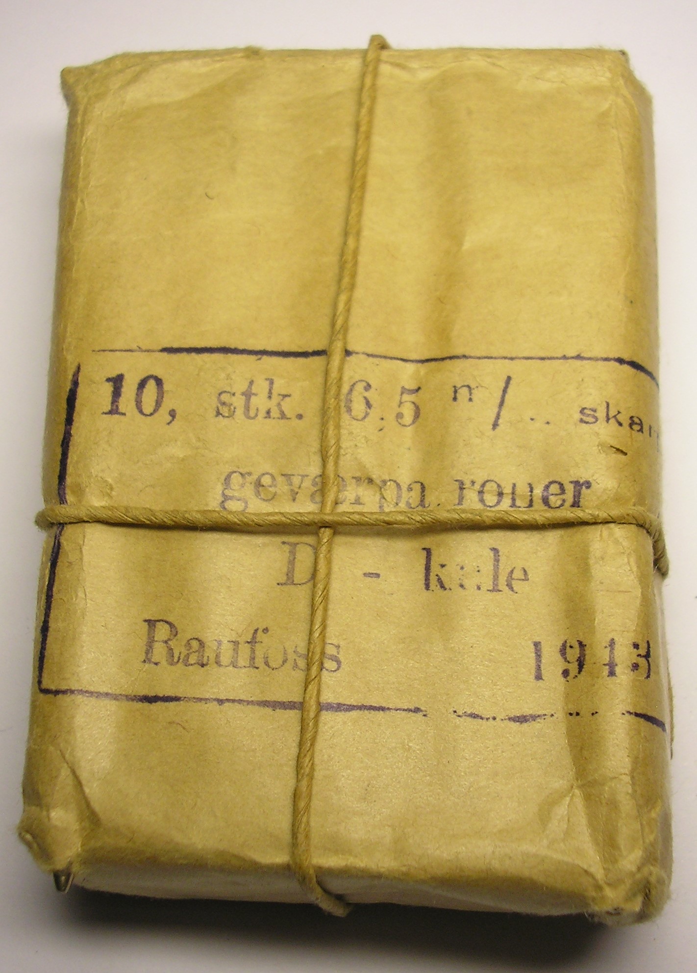 ./ammo/65x55/esker/Eske-65x55-Raufoss-10skudd-Helmantel-1943-a-1.JPG