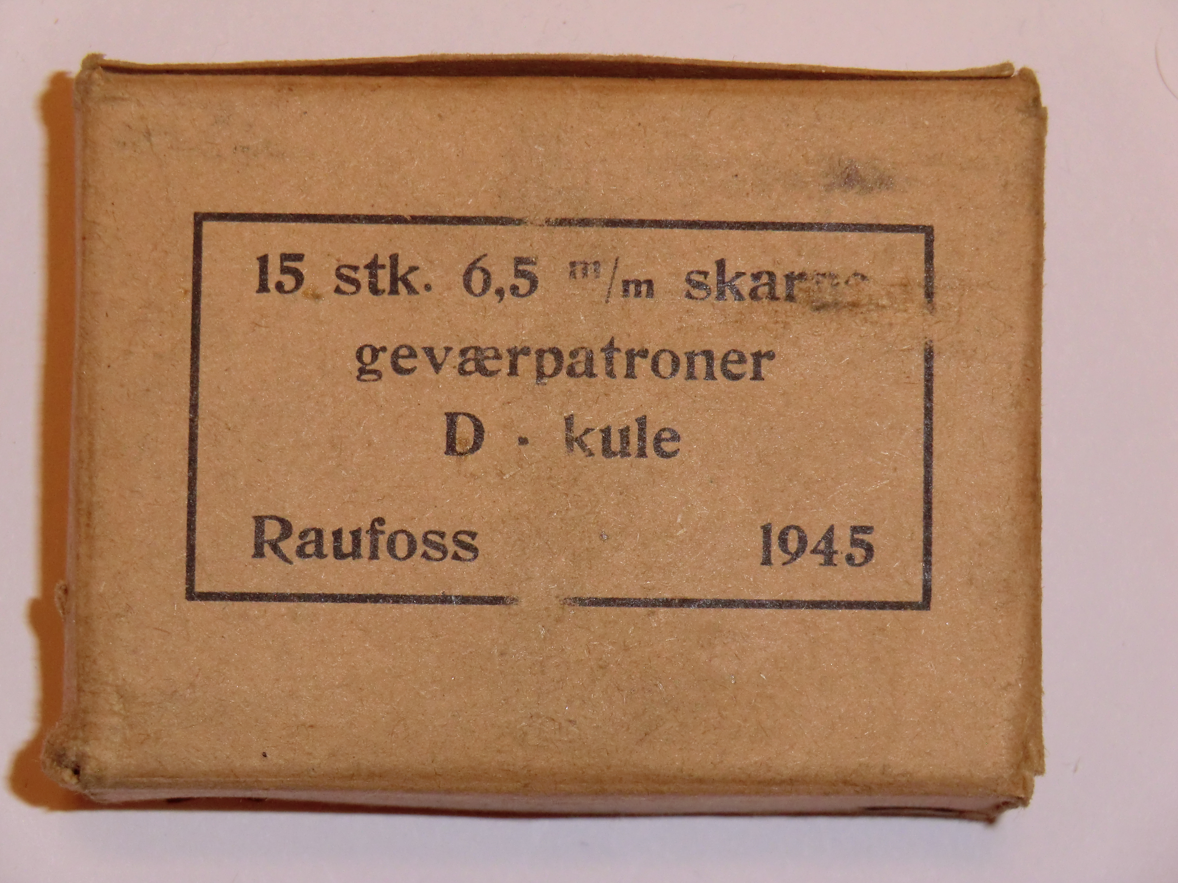 ./ammo/65x55/esker/Eske-65x55-Raufoss-10skudd-Helmantel-1945-stiftet-1.JPG