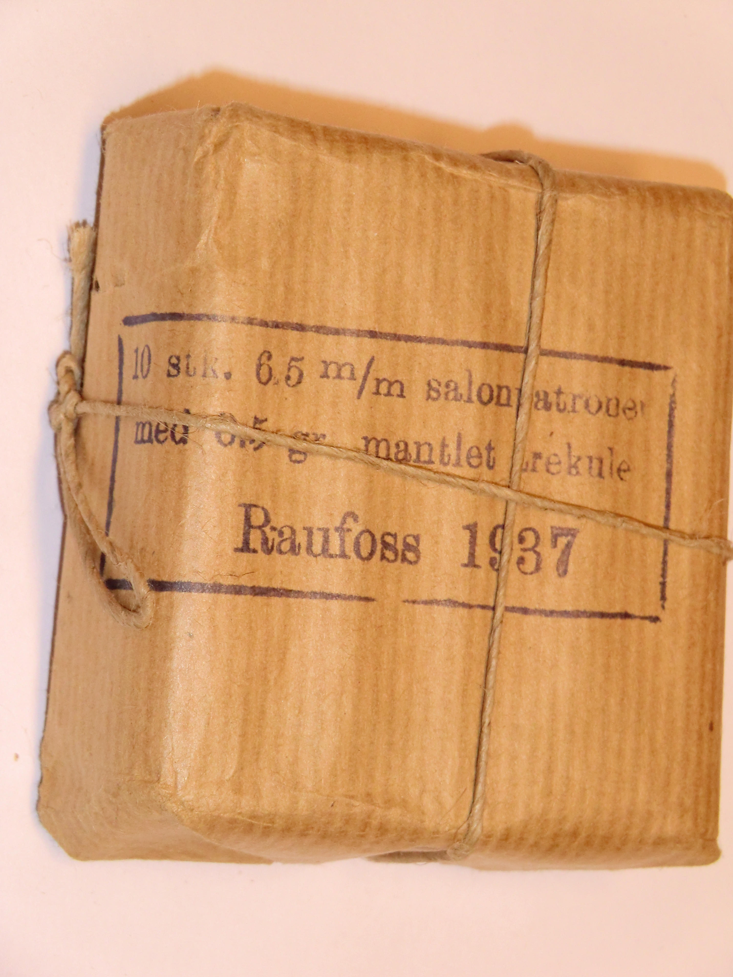 ./ammo/65x55/esker/Eske-65x55-Raufoss-10skudd-Mantlettrekule-1937-1.JPG