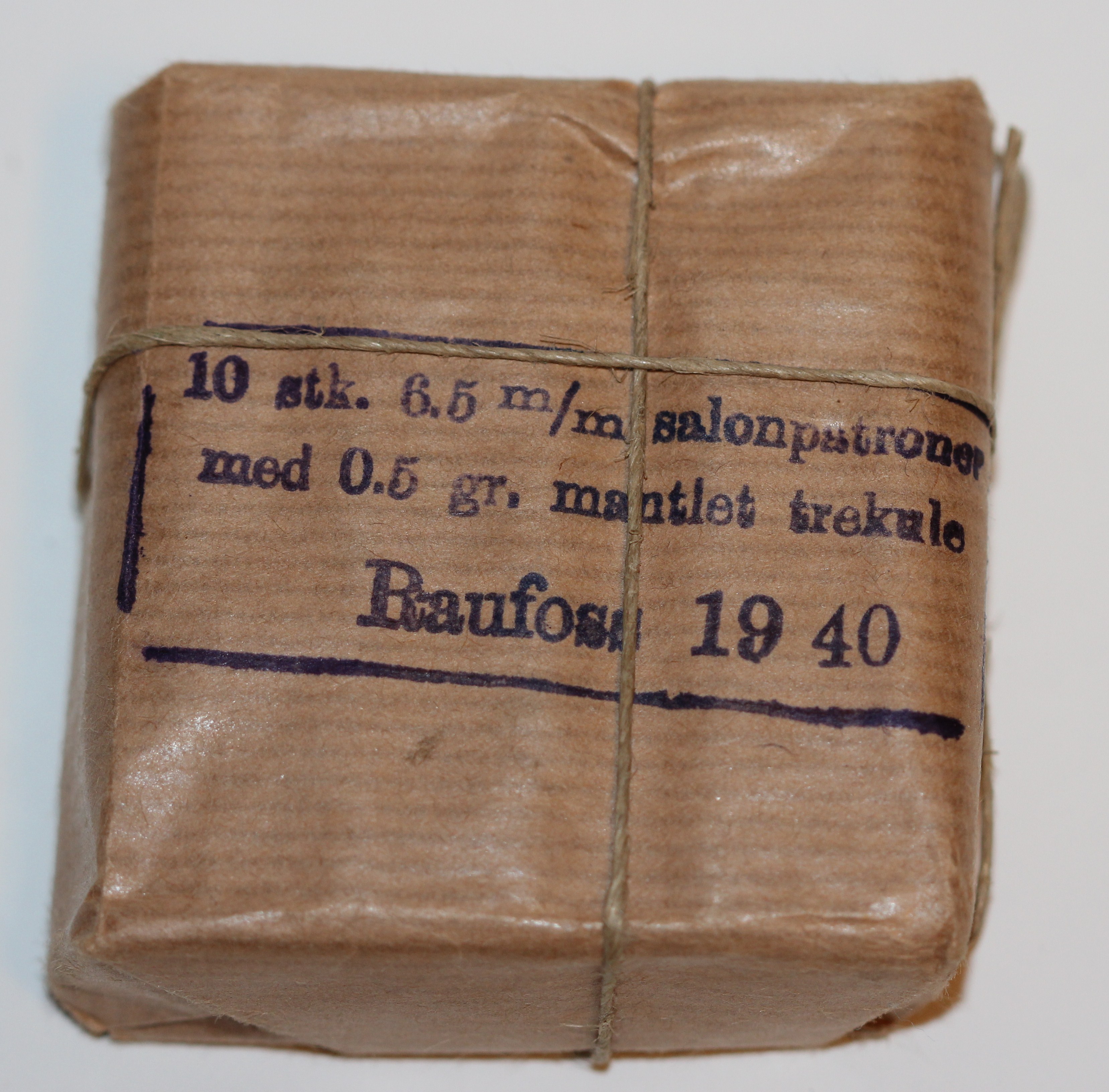 ./ammo/65x55/esker/Eske-65x55-Raufoss-10skudd-Mantlettrekule-1940-1.jpg