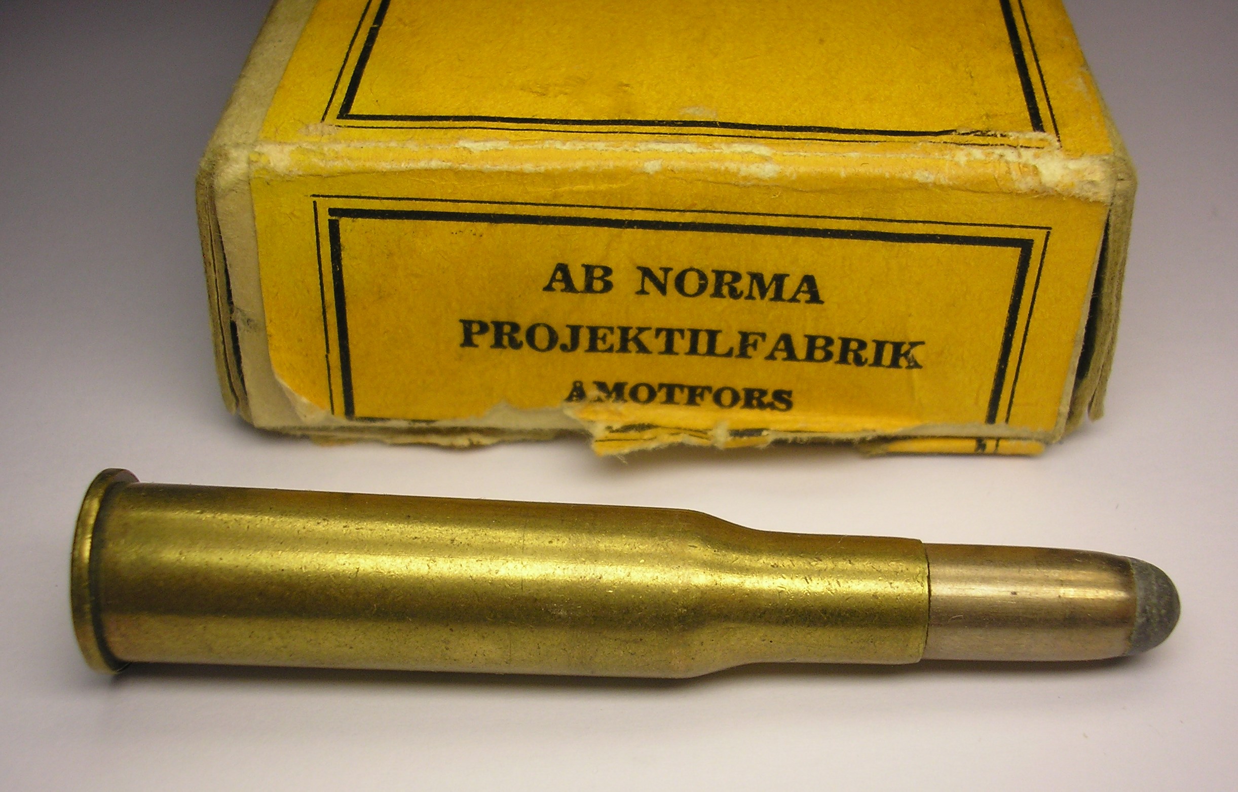 ./ammo/8x58RD/esker/Eske-8x58RD-NP-Blyspiss-127mod-67-89-10skudd-Omladet-2.JPG