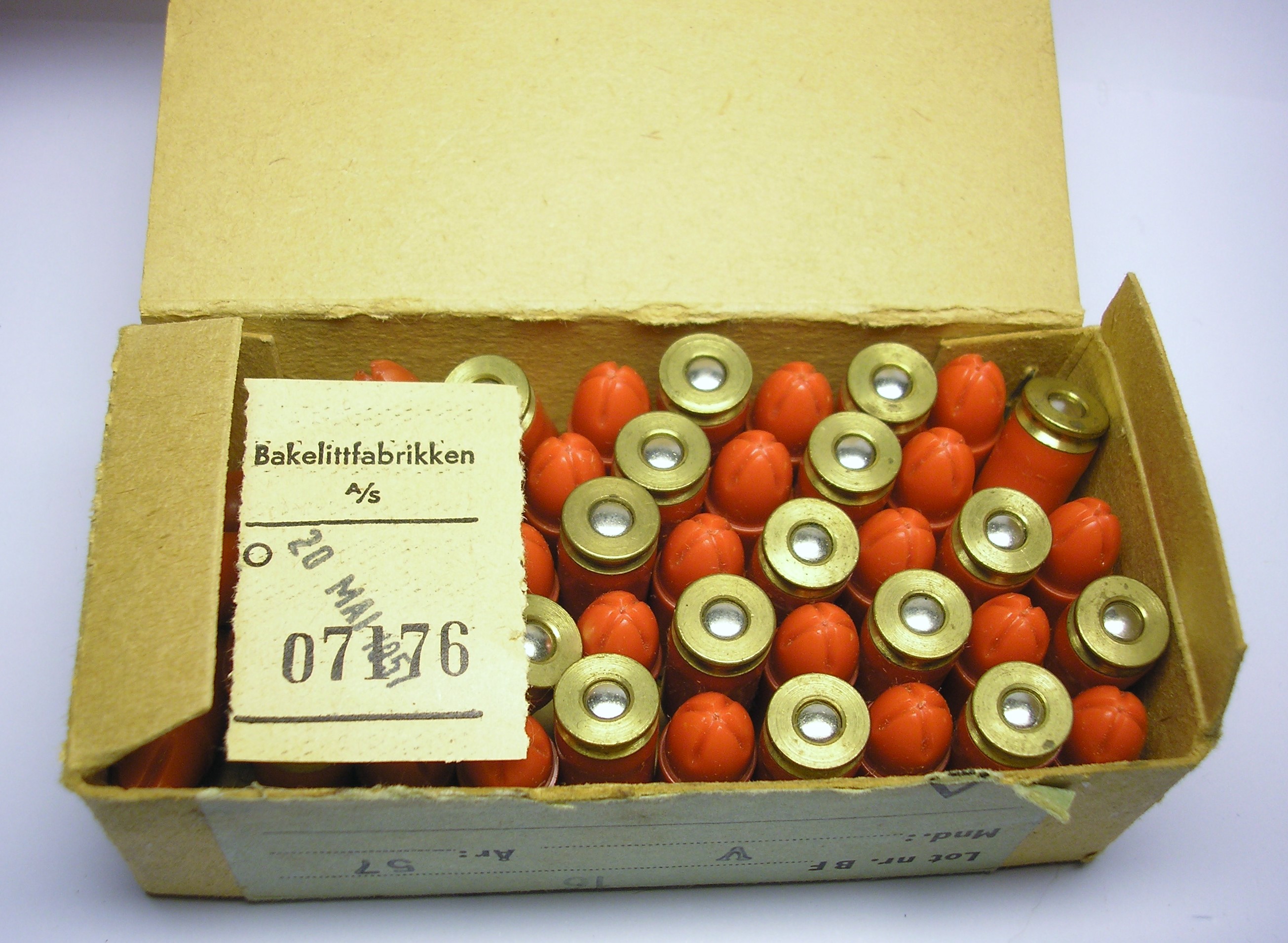 ./ammo/9mm/esker/Eske-9mm-Lospatron-Pistol-og-MP-50skudd-16-V-57-2.JPG