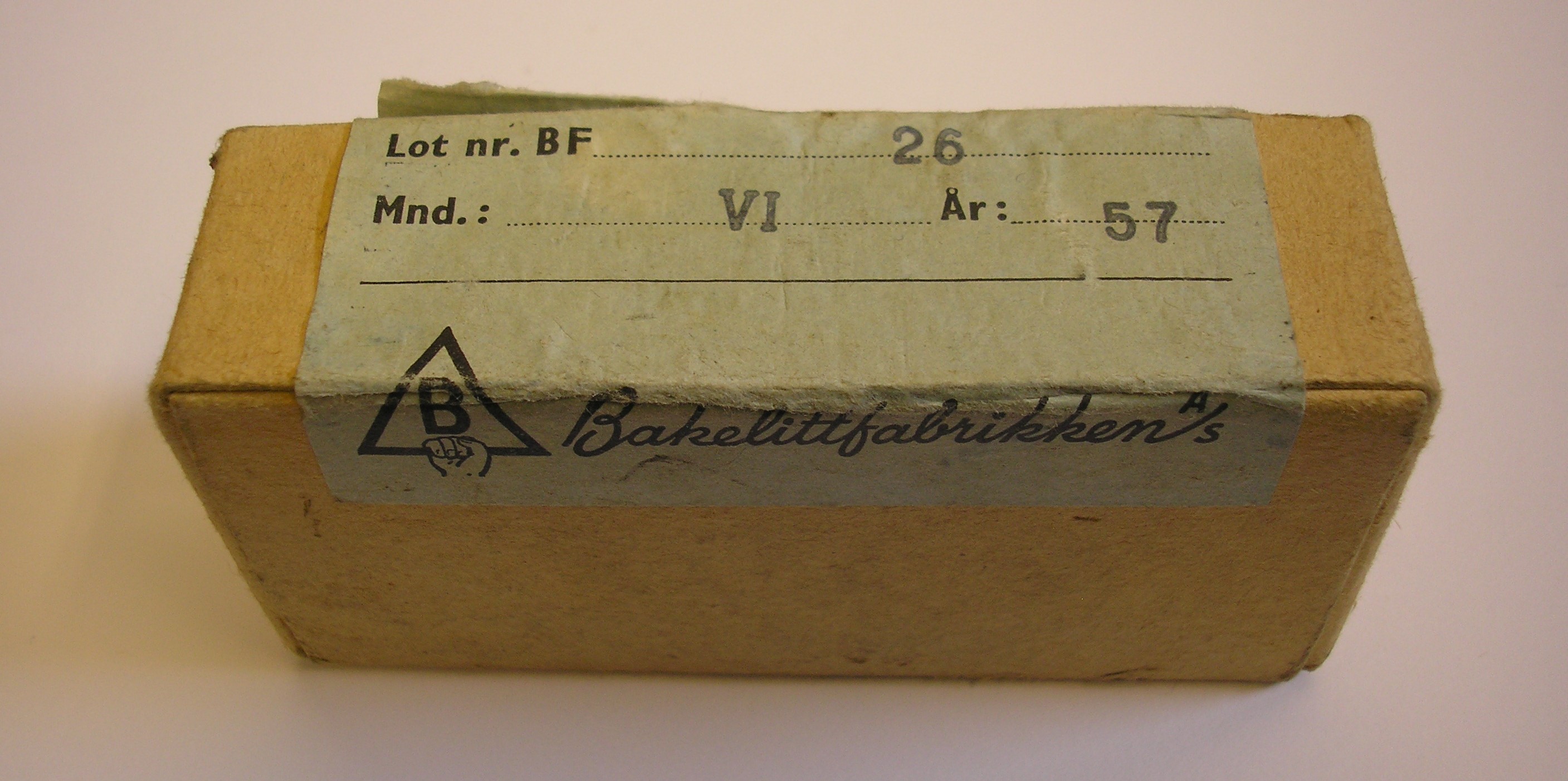 ./ammo/9mm/esker/Eske-9mm-Lospatron-Pistol-og-MP-50skudd-VI-57-BF26-2.JPG