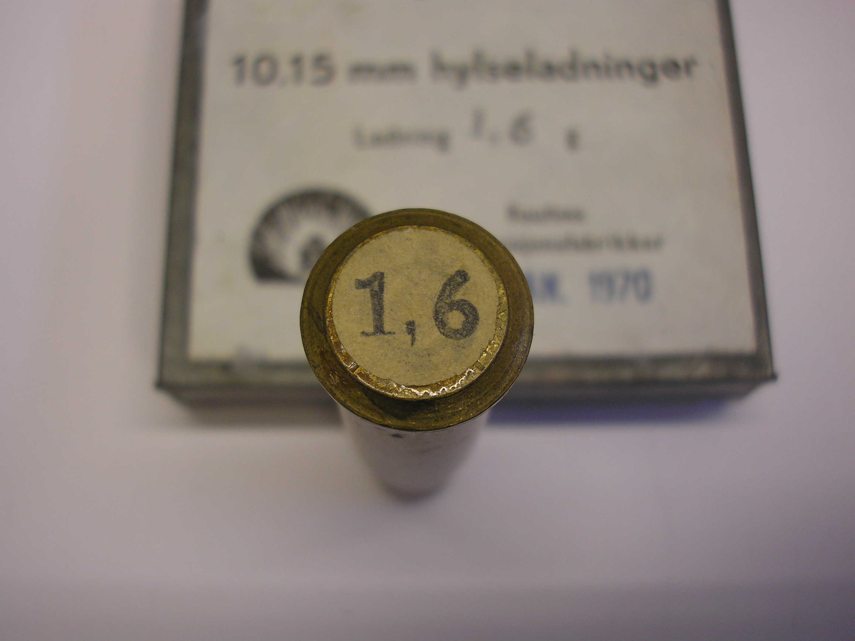 ./ammo/fangstredning/esker/Eske-1015x61R-Drivpatron-5skudd-Metall-16gram-JAN-1970-7.JPG