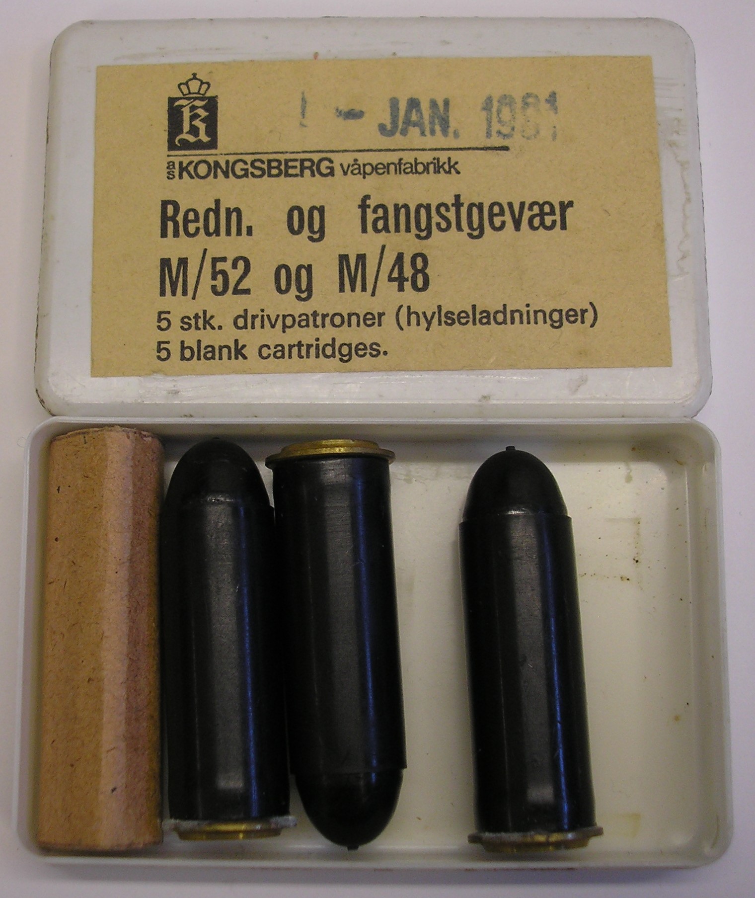./ammo/fangstredning/esker/Eske-12mm-Drivpatron-5skudd-JAN-1981-1.JPG
