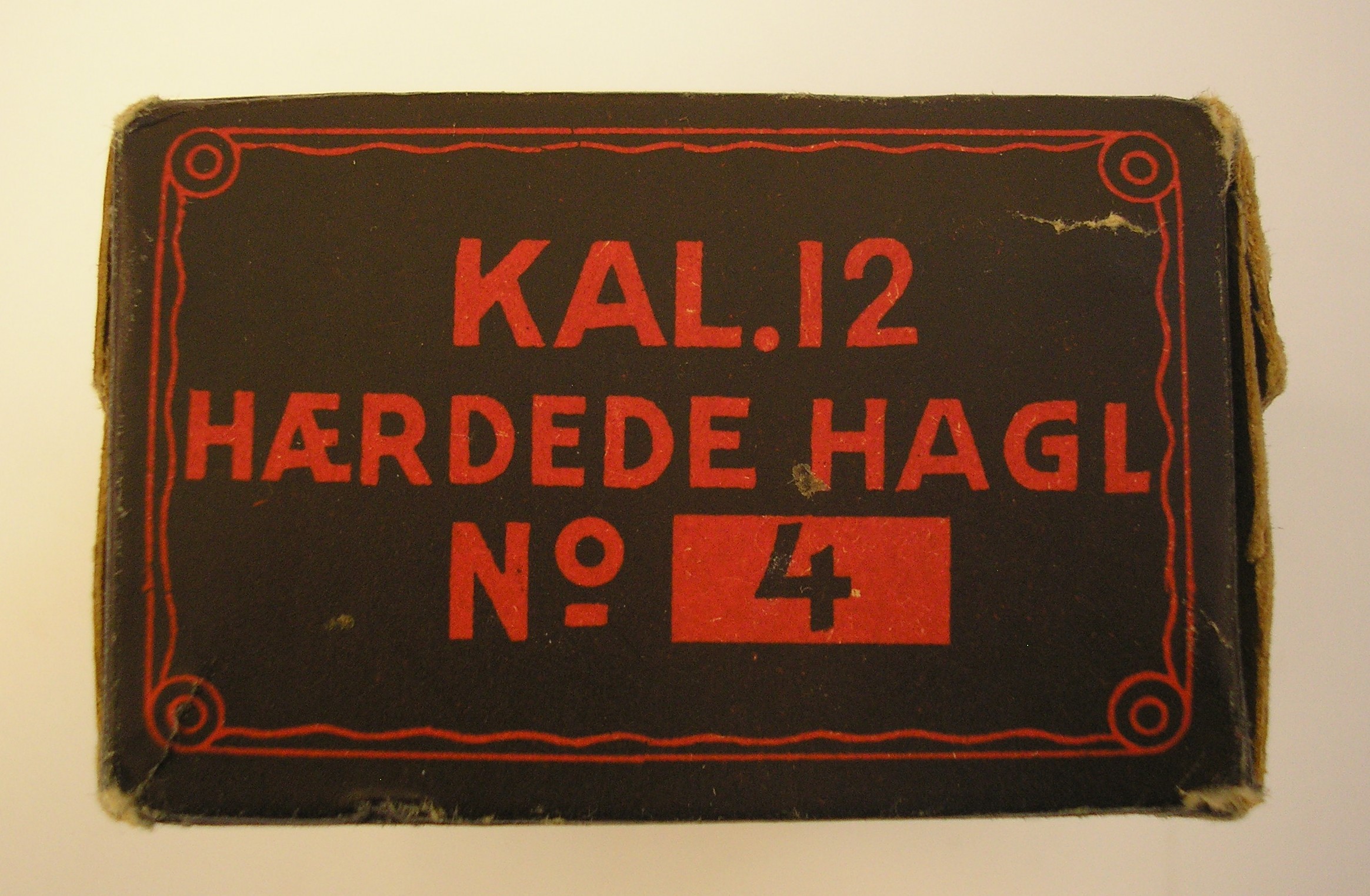 ./ammo/hagle/esker/Eske-Hagle-Nitedals-Jagtpatroner-12-65-Nr4-10skudd-2.JPG