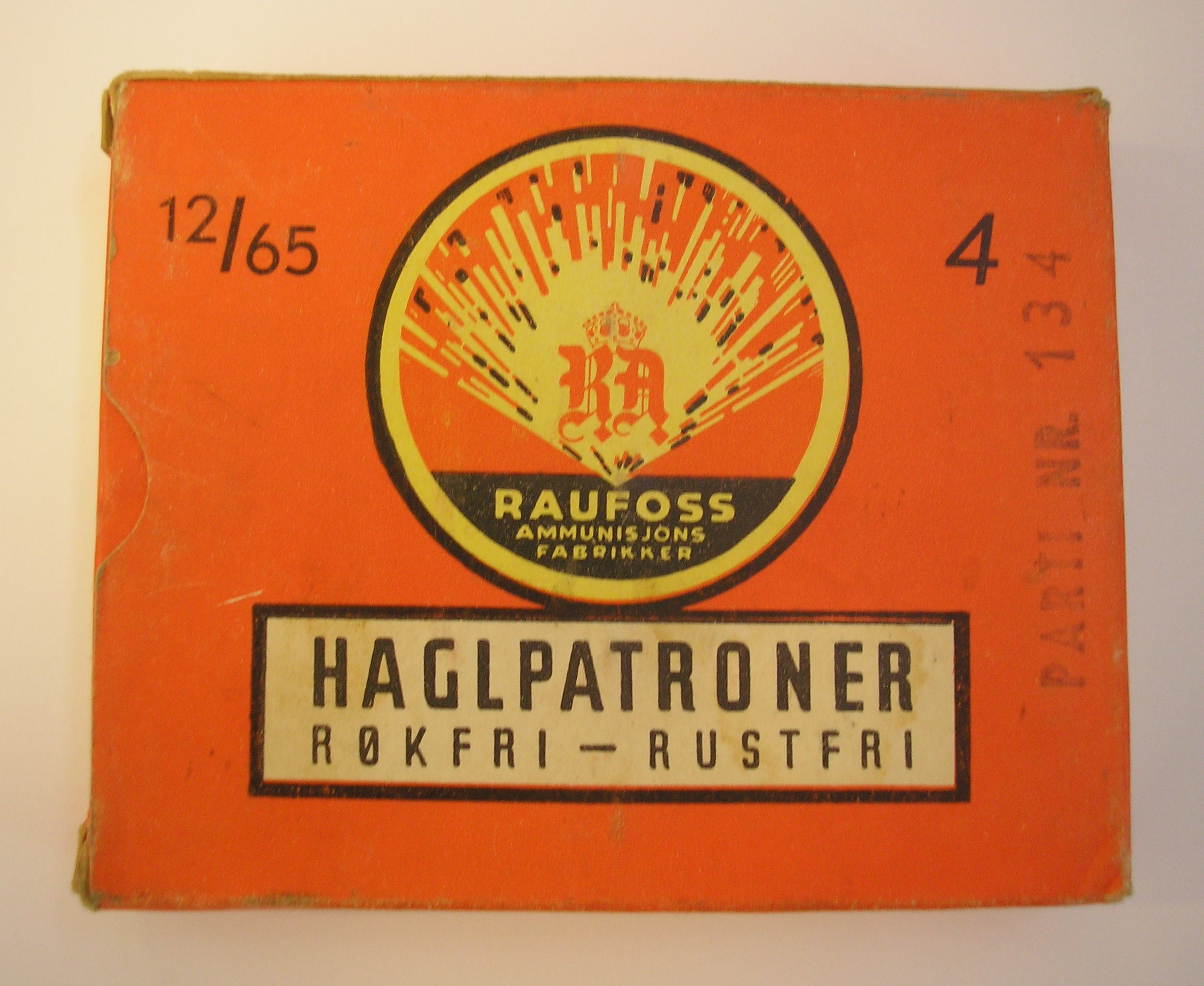 ./ammo/hagle/esker/Eske-Hagle-Raufoss-Roed-12-65-Nr4-10skudd-1.JPG