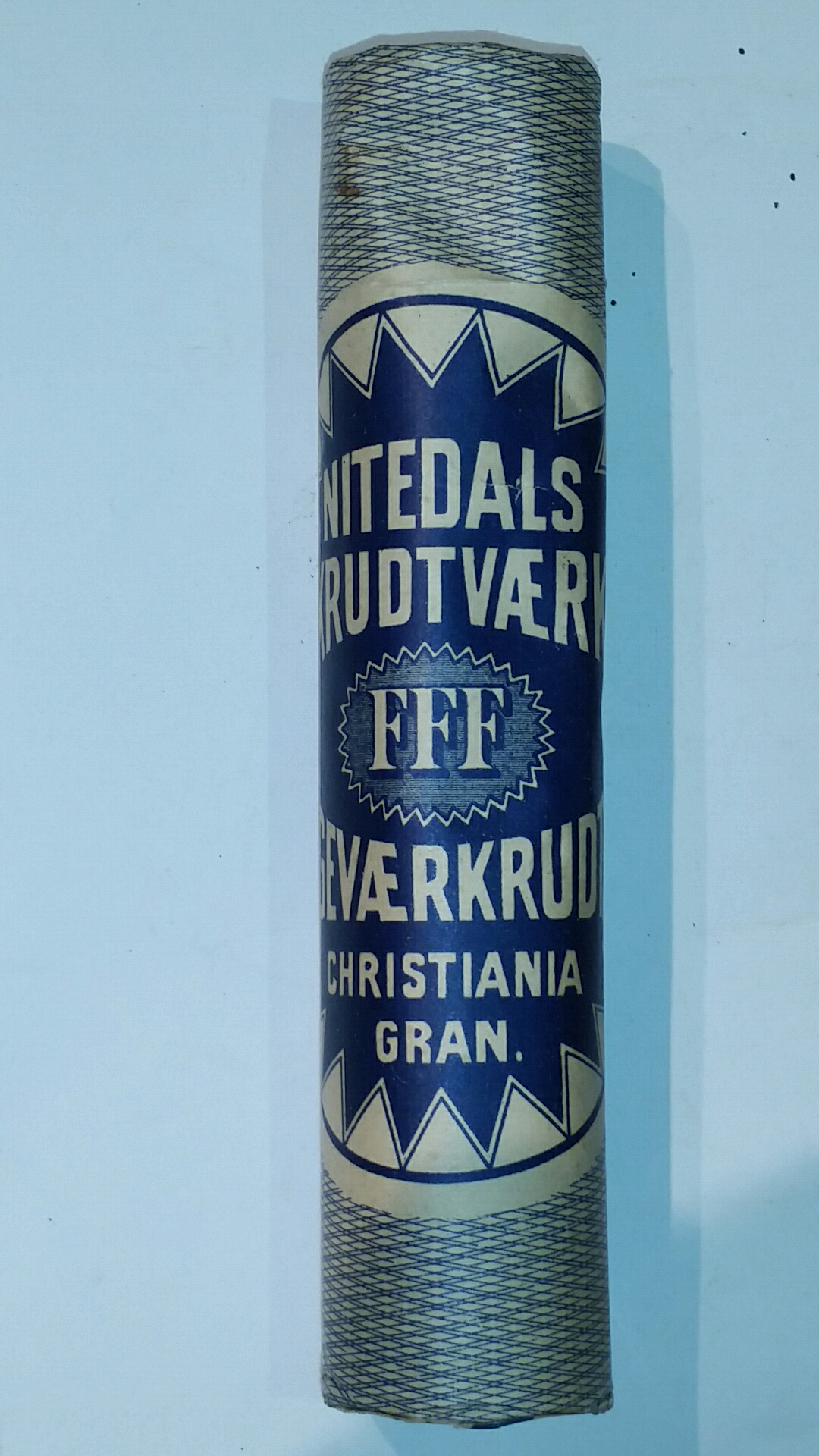 ./ammo/ladekomponenter/bilder/Ladekomponent-Krutt-Nitedals-Gevaerkrudt-100gram-FFF-Christianina-Gran-1.jpg