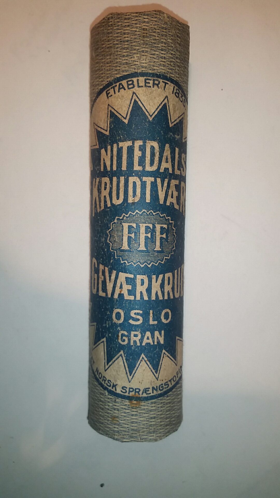 ./ammo/ladekomponenter/bilder/Ladekomponent-Krutt-Nitedals-Gevaerkrudt-100gram-FFF-Gran-1.jpg