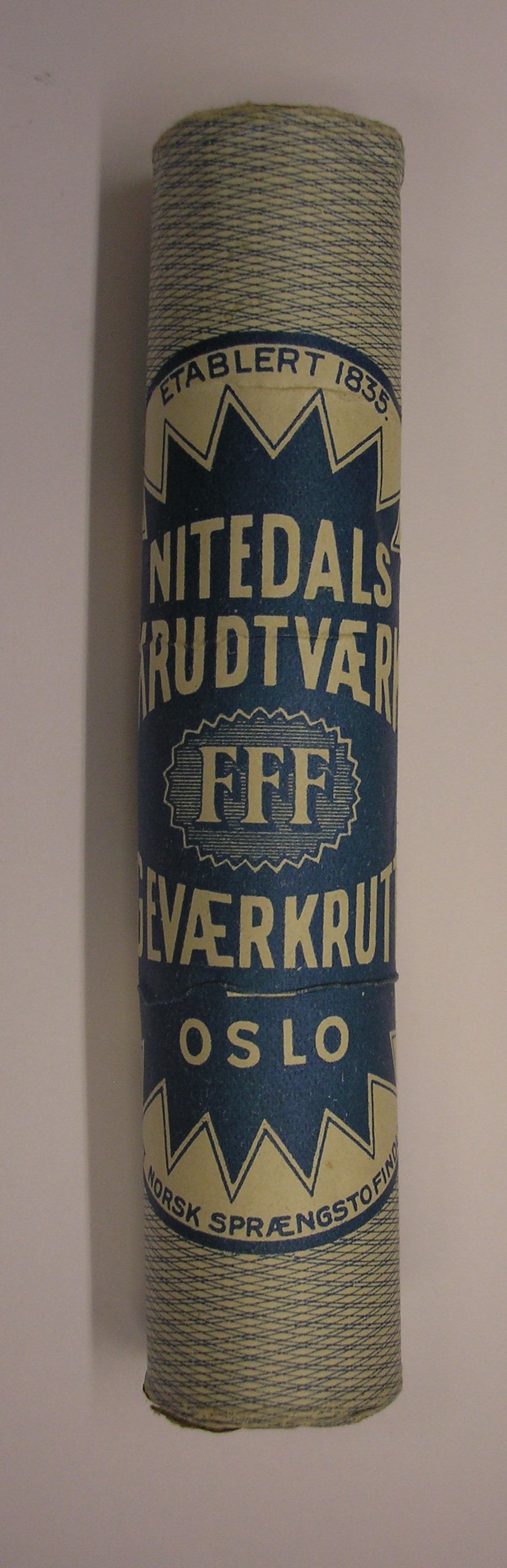 ./ammo/ladekomponenter/bilder/Ladekomponent-Krutt-Nitedals-Gevaerkrutt-100gram-FFF-1.JPG