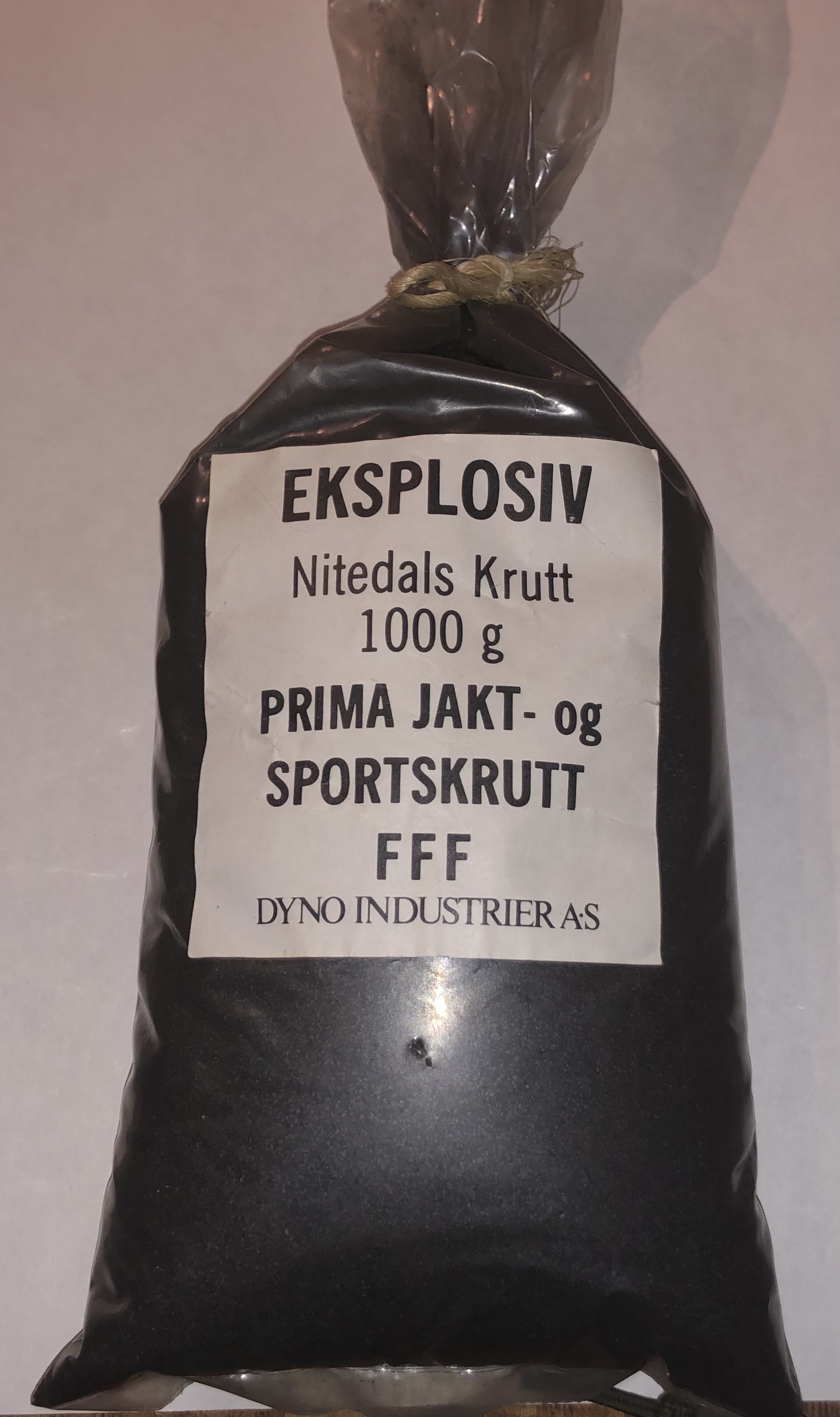 ./ammo/ladekomponenter/bilder/Ladekomponent-Krutt-Nitedals-Sportskrutt-FFF-1kg-Dyno-1.jpg