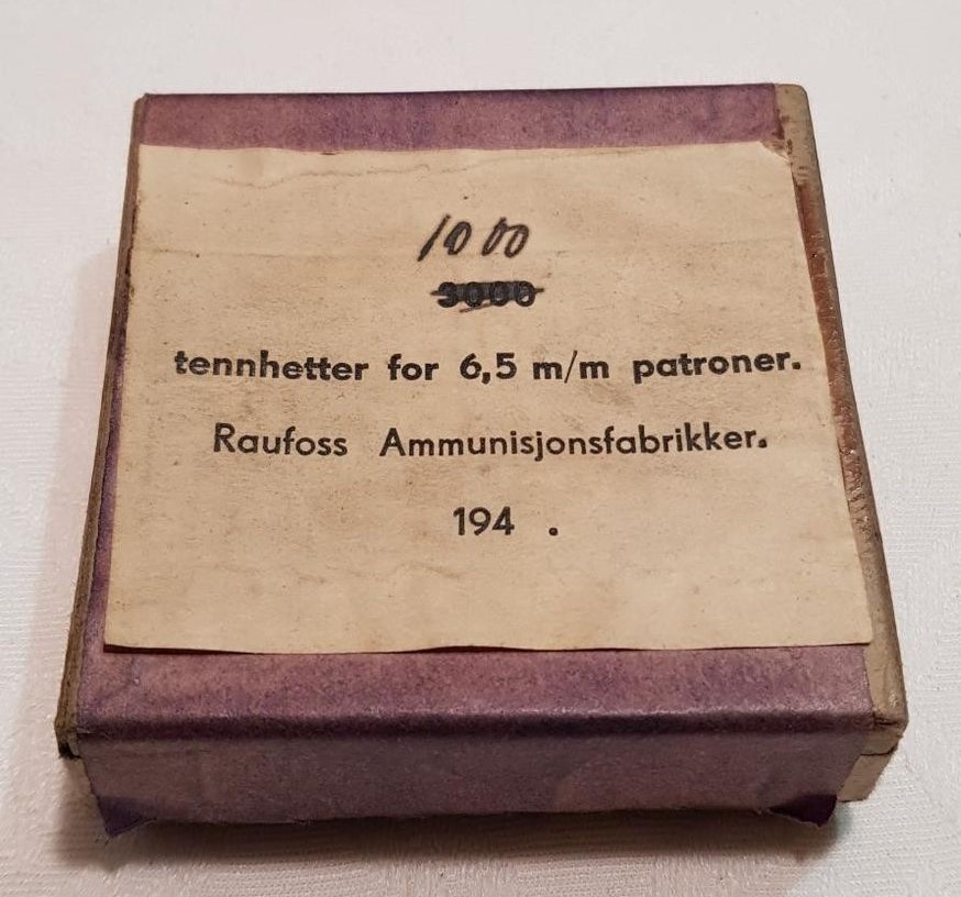 ./ammo/ladekomponenter/bilder/Ladekomponent-Tennhetter-65x55-Raufoss-1000eske-1.jpg