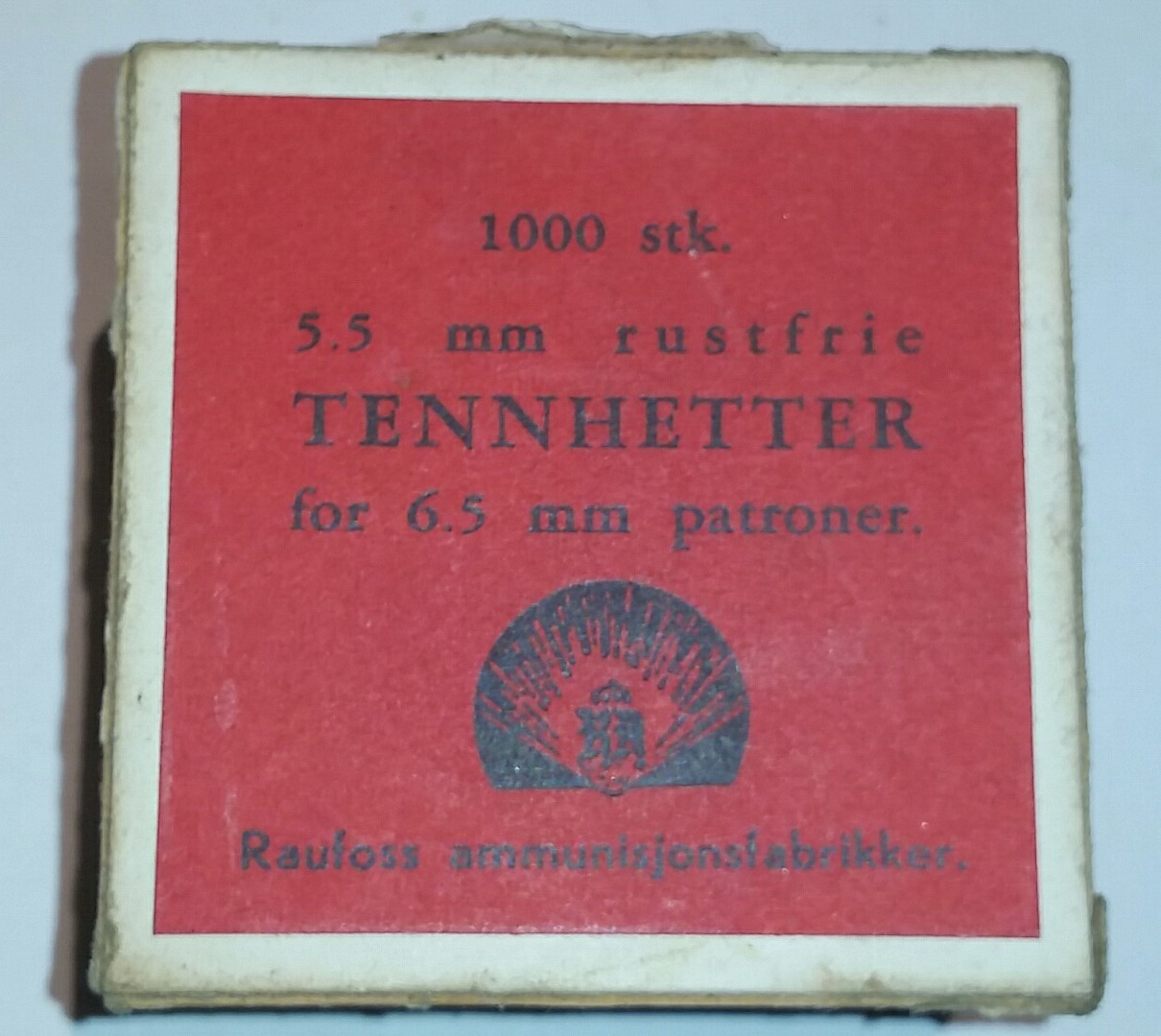 ./ammo/ladekomponenter/bilder/Ladekomponent-Tennhetter-Raufoss-1000-500-100eske-Rod-Etikett-1.jpg