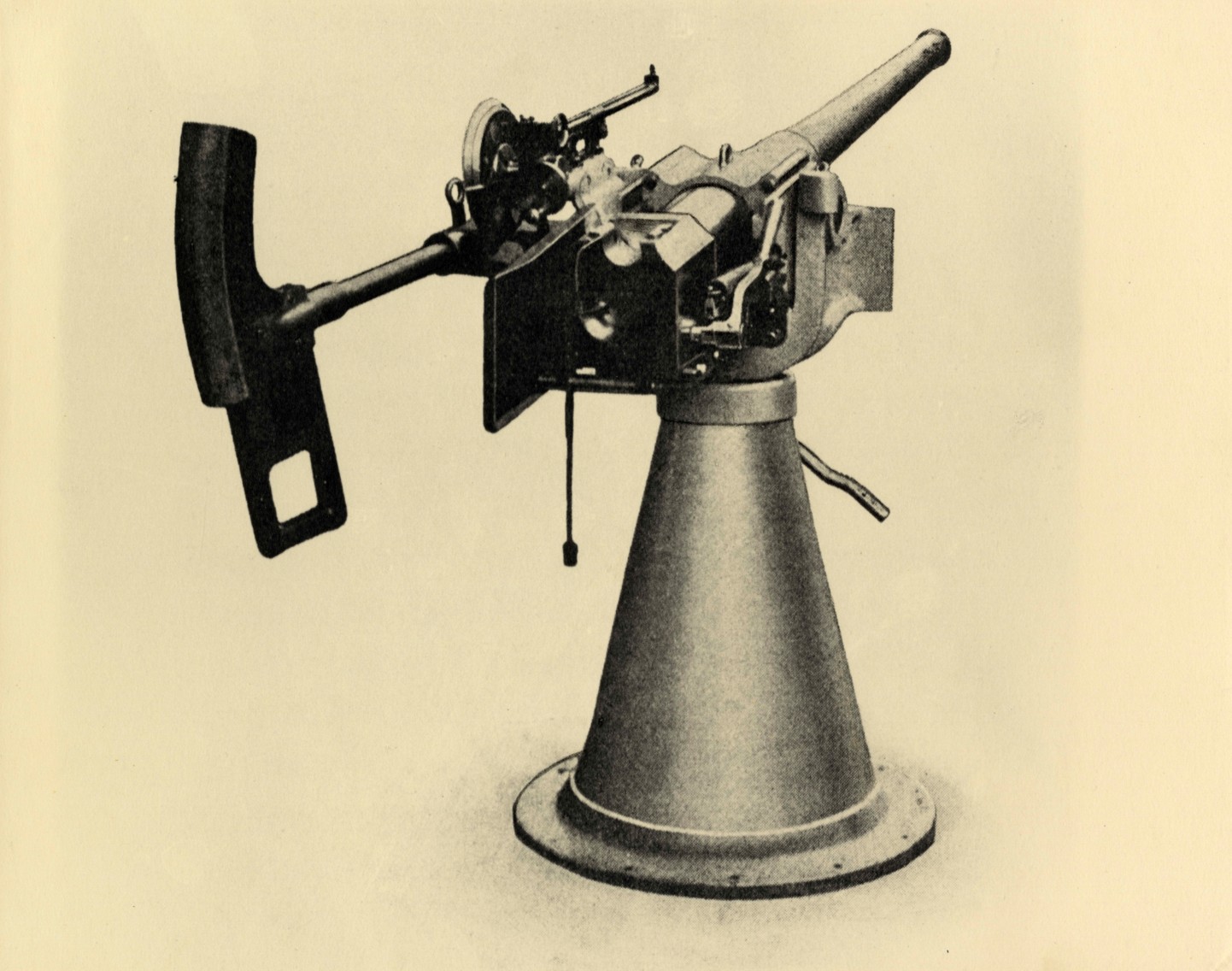./guns/kanon/bilder/Kanon-Kongsberg-Hotchkiss-L45-47mm-2.jpg