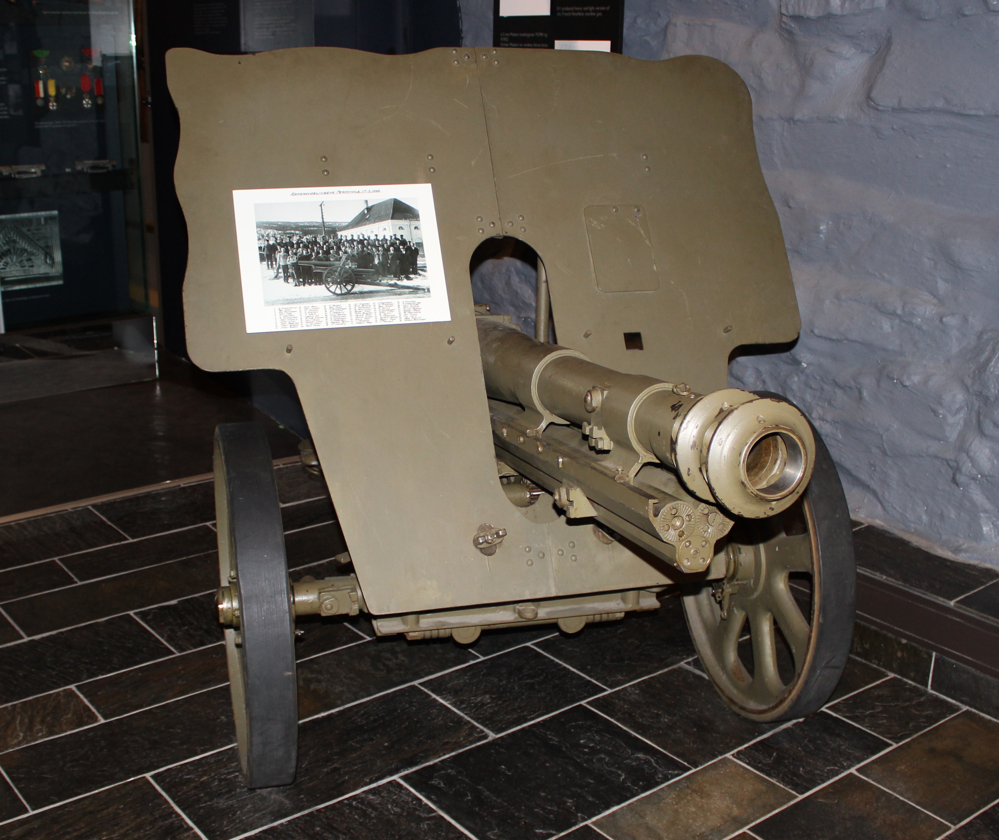 ./guns/kanon/bilder/Kanon-Kongsberg-M39-L205-31-1.JPG