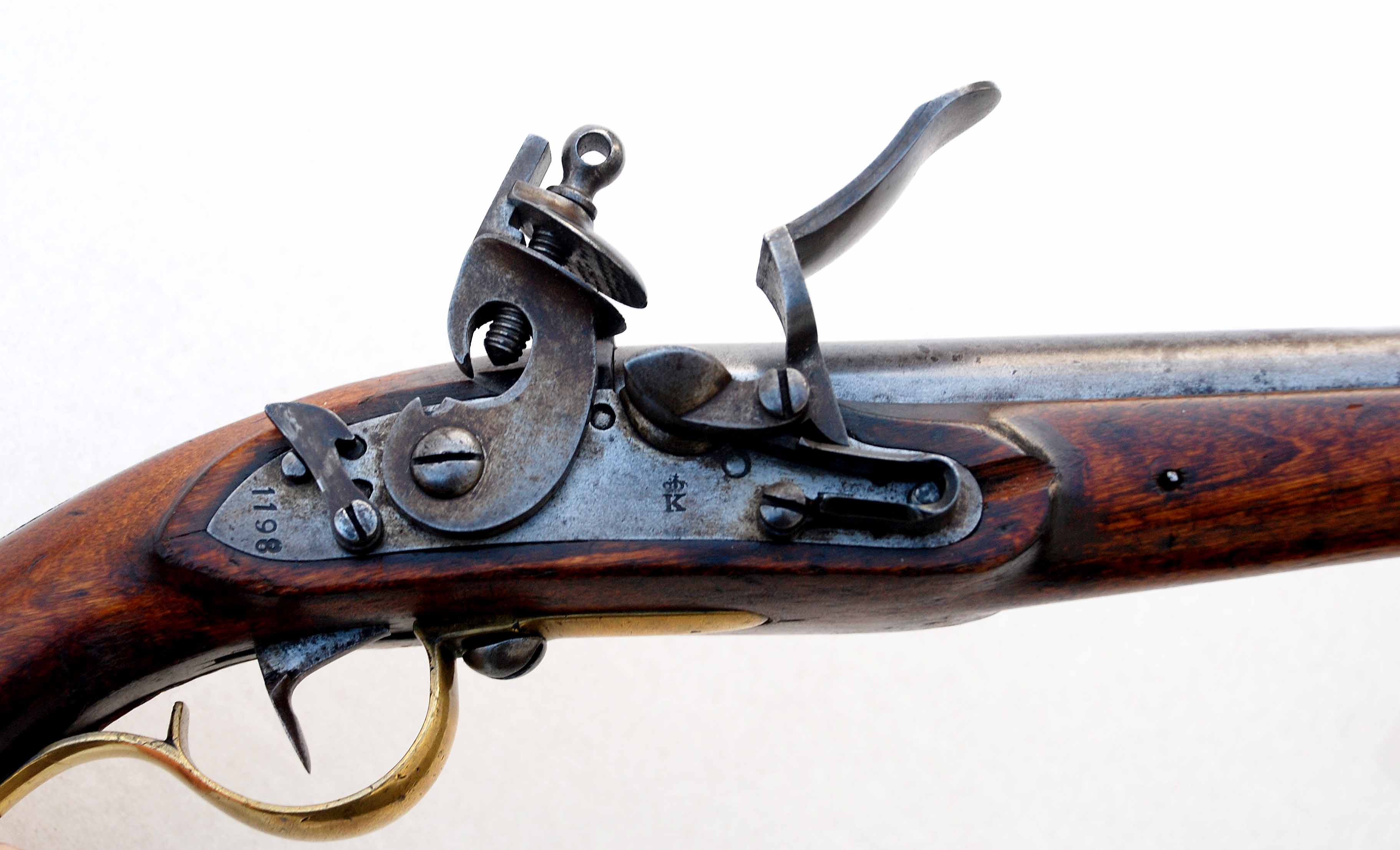 ./guns/pistol/bilder/Pistol-Kongsberg-M1831-1198-Flankor-1.jpg