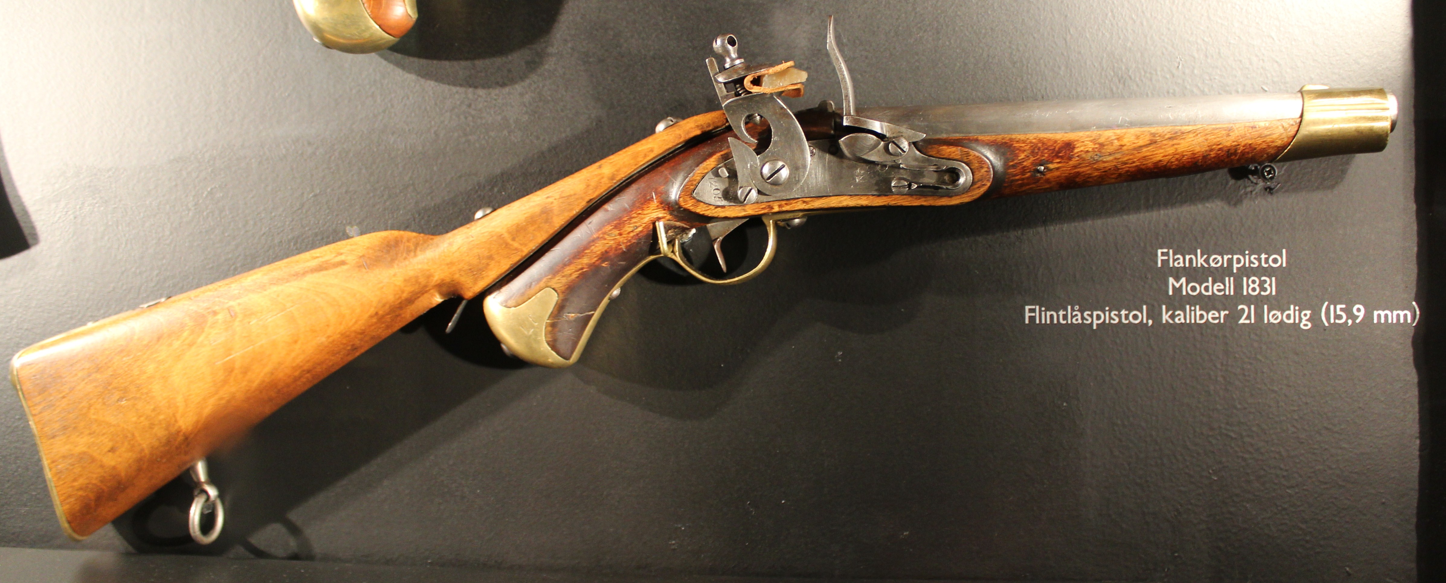 ./guns/pistol/bilder/Pistol-Kongsberg-M1831-1205-Flankor-1.jpg