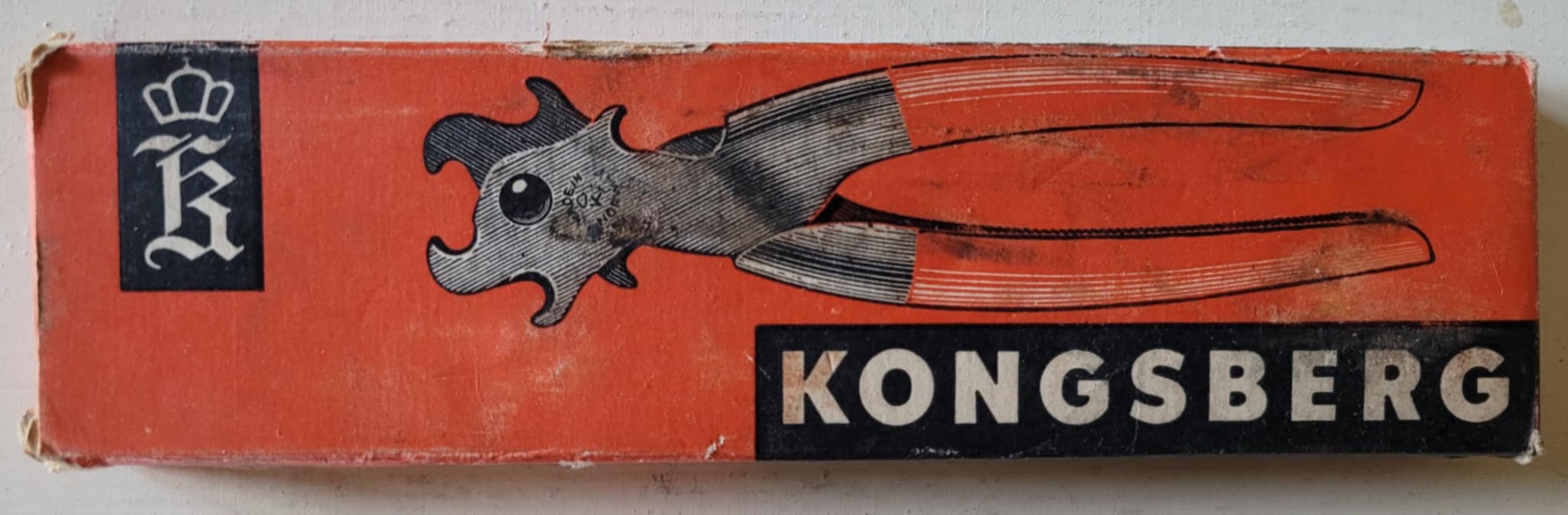 ./tools/bilder/Tools-Kongsberg-Vaapenfabrikk-Kjettingtang-6-Eske-1.JPG