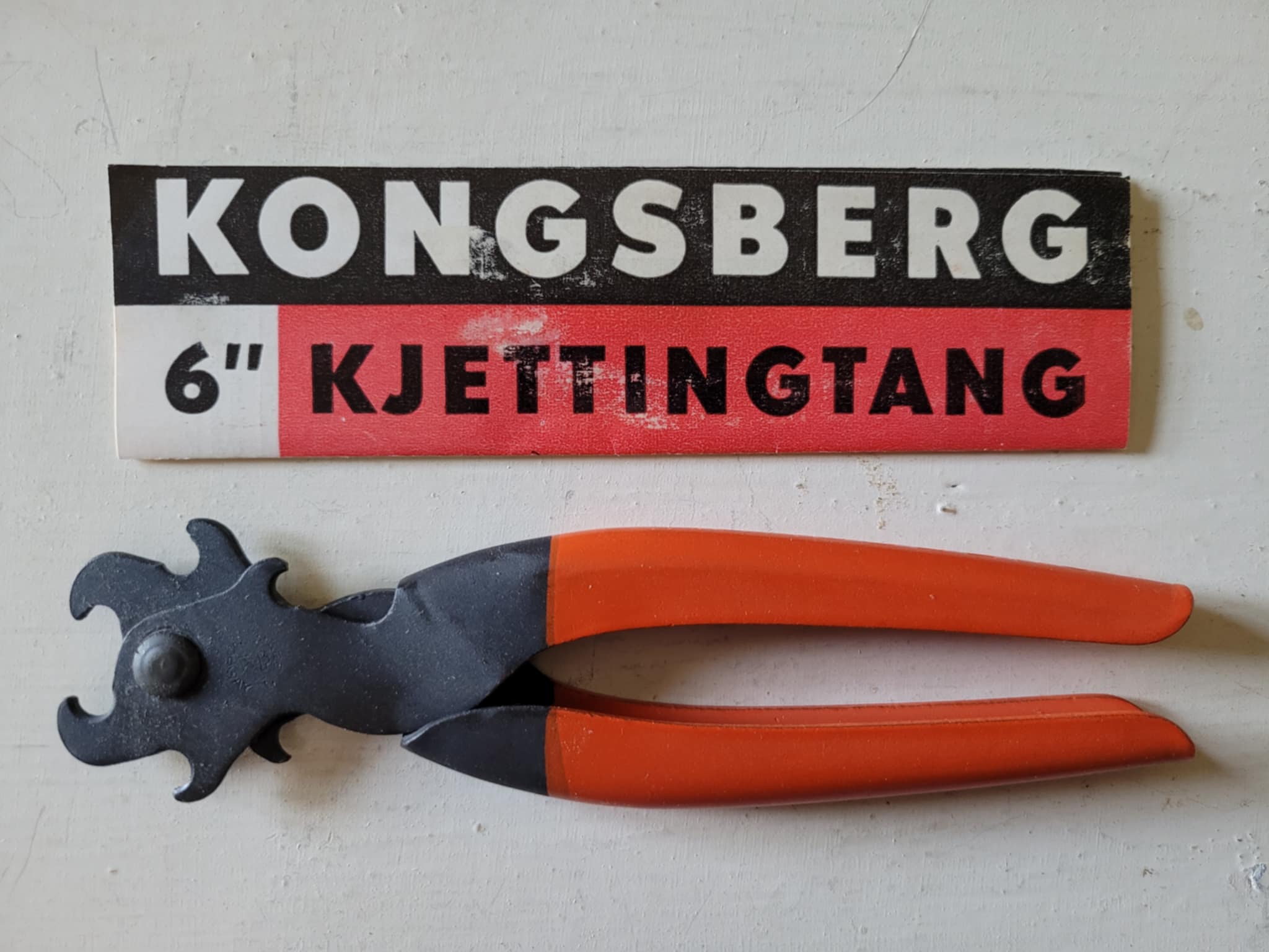 ./tools/bilder/Tools-Kongsberg-Vaapenfabrikk-Kjettingtang-6-Eske-7.JPG