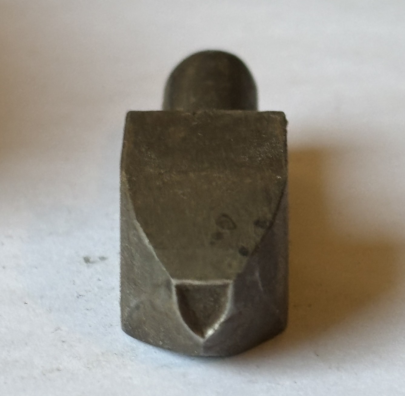 ./tools/bilder/Tools-Kongsberg-Vaapenfabrikk-Merkeverktøy-Skjold-1.JPEG