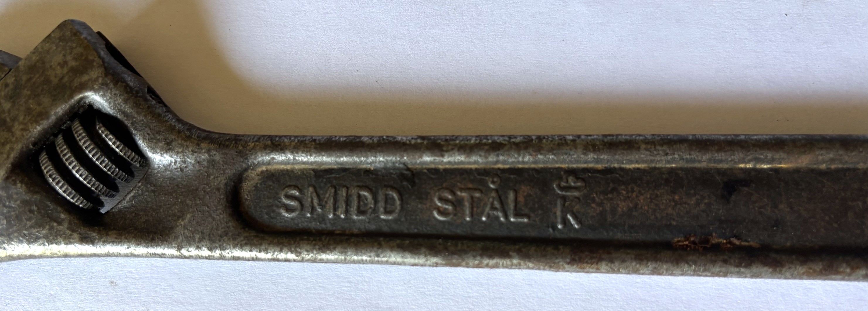 ./tools/bilder/Tools-Kongsberg-Vaapenfabrikk-Skiftenøkkel-No2-Smidd-Staal-4.jpg